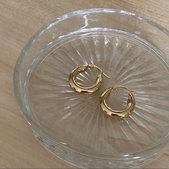 20MM Chunky Hoops Earrings (NWT) - Picture 5 of 5